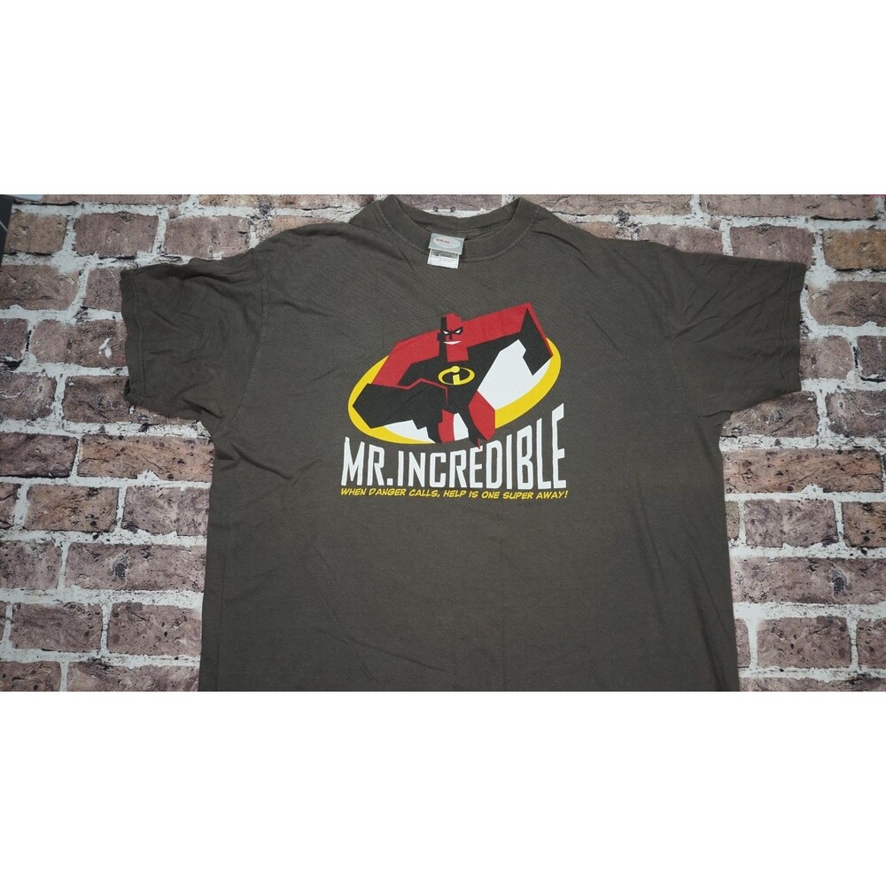 Disney Store Mr Incredible T Shirt Mens XL VTG Y2K Pixar Graphic Tee Faded Worn
